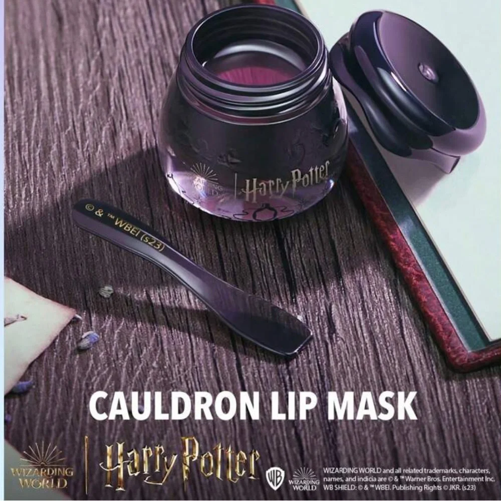 SHEGLAM Harry Potter™ Magic Cauldron Lip Mask Moisterizing Gel Lip Care